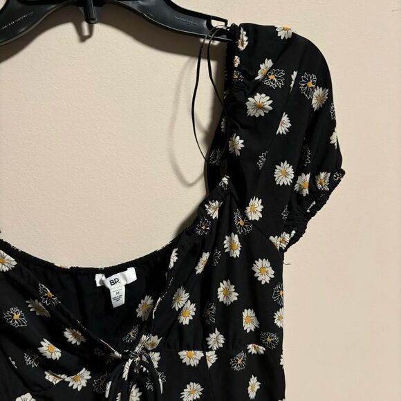 NWT Nordstrom BP Ditsy Floral Tie Front Minidress Black/White Daisy Size Medium - Picture 8 of 10